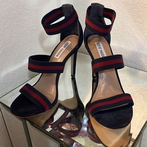 STEVE MADDEN Navy Suede Heels